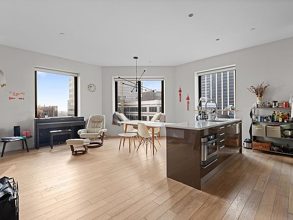5th image of 75 Wall St APT 31C