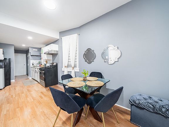3rd image of 206 Monticello Ave APT 2L