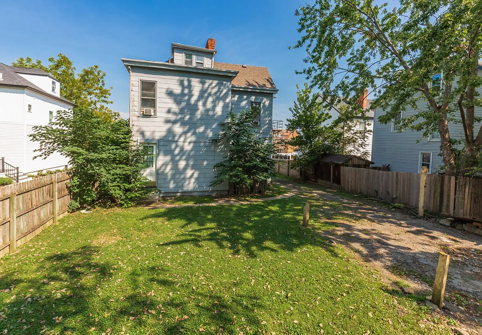 1 bed, 1.0 bath, $880 — Photo 2