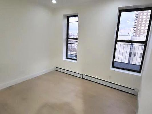 5th image of 164 W 146th St #6B
