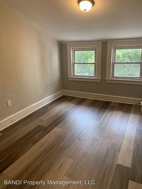 2nd image of 40 Pennington Ave APT 4