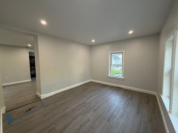5th image of 73-75 Draper Ave #73