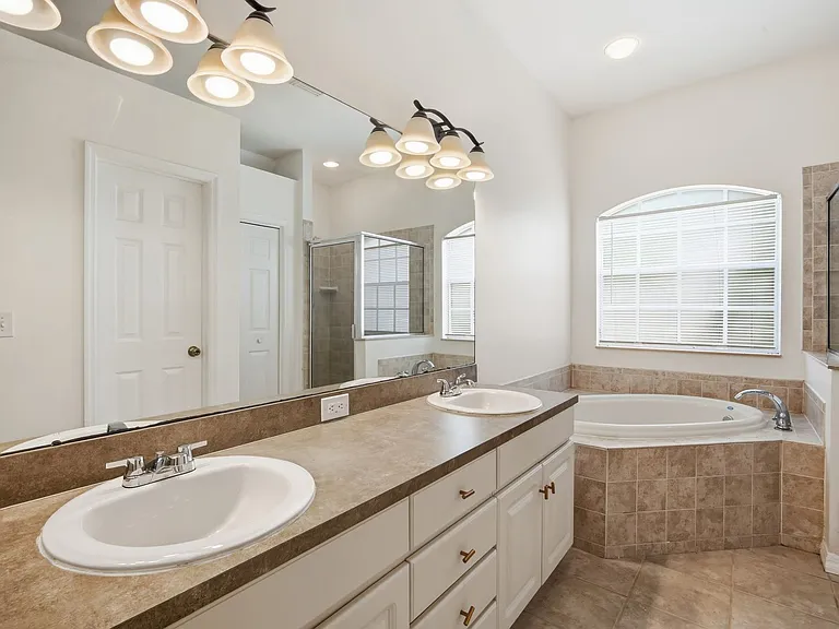 5912 Bramble Bush Ct — Photo 13