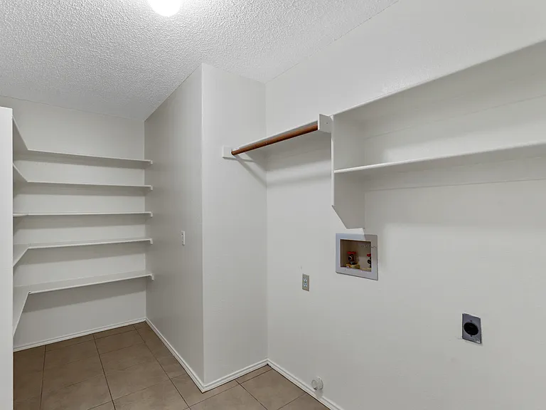 2804 Monthaven Dr — Photo 16