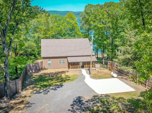 481 Narrows Dr, Greers Ferry, AR 72067