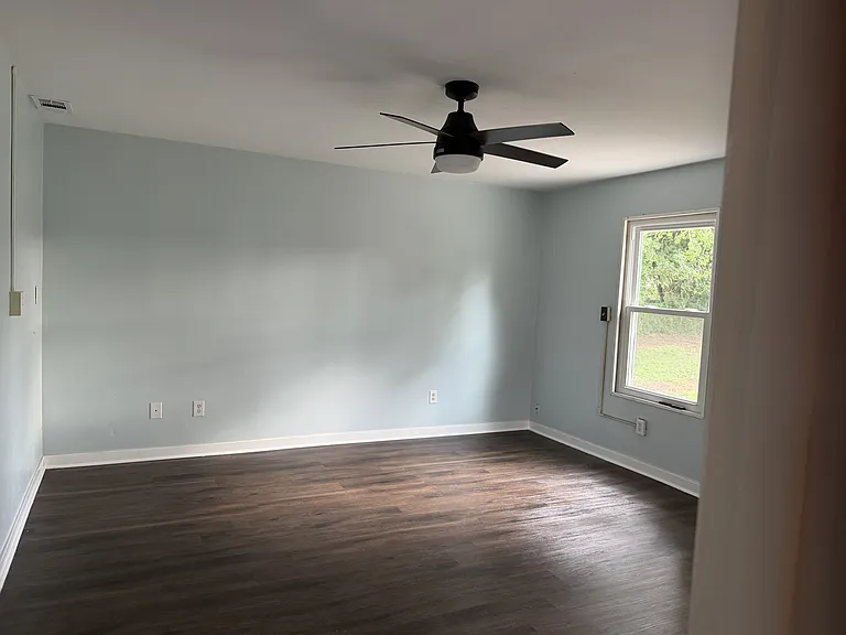 3180 Notre Dame St — Photo 14