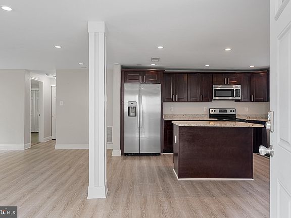 4th image of 148 Firethorn Ct Unit 13-6