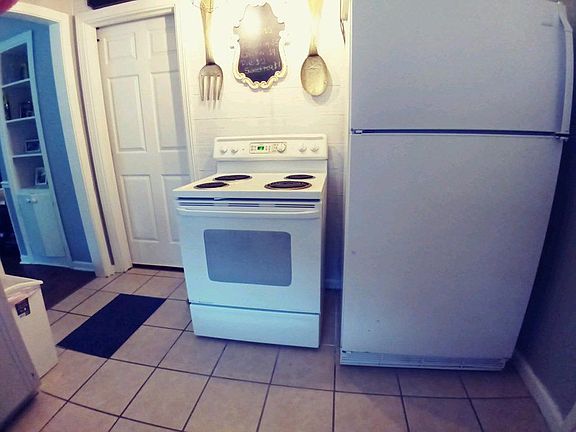 3rd image of 307 E Cranford Ave