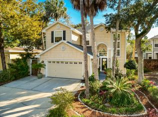 541 Sherry Dr, Atlantic Beach, FL 32233