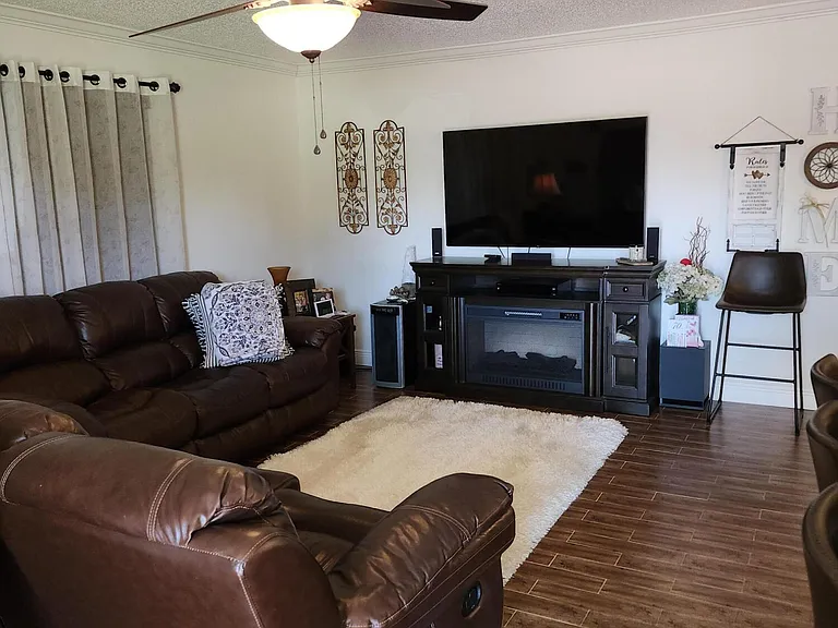 101 Country Ln — Photo 9