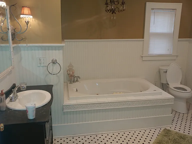 318 N Court St — Photo 13