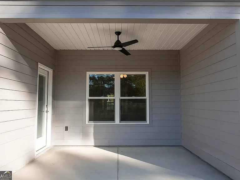 705 Riverside Ests — Photo 24