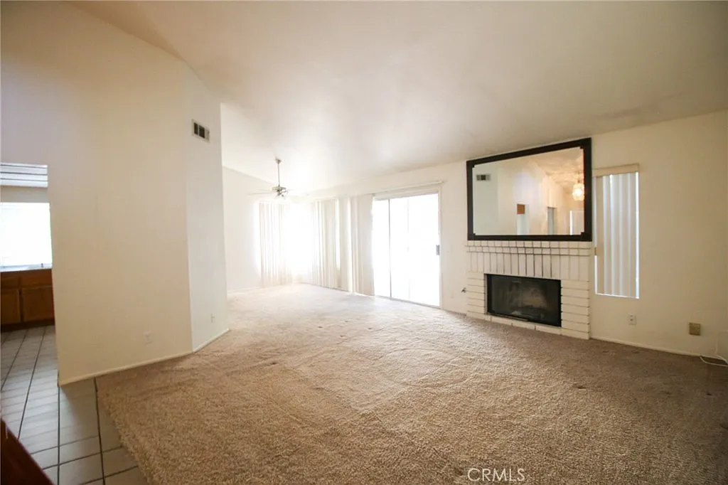 2 bed, 1298 sqft, $2,650 — Photo 4