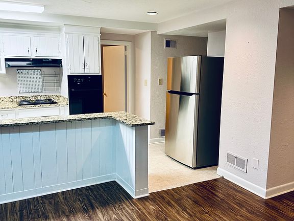 5th image of 1032 Reeder Cir NE #B