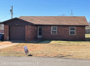 4 Miller Dr, Chickasha, OK 73018
