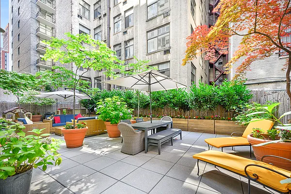 Sold by Compass | media 2