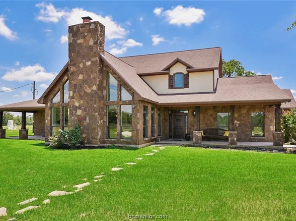 1600 Edwards Ln, Franklin, TX 77856