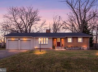 19540 Scenery Dr, Germantown, MD 20876