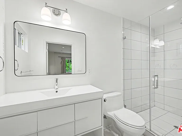 9512 Duxbury Ln — Photo 26