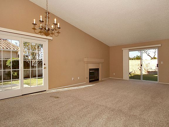 3rd image of 427 El Nido St