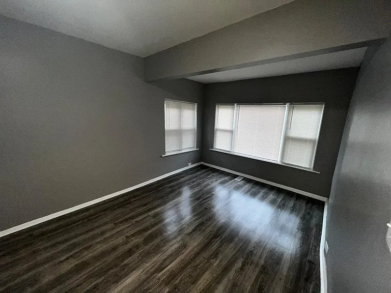 709 N Laramie Ave — Photo 4