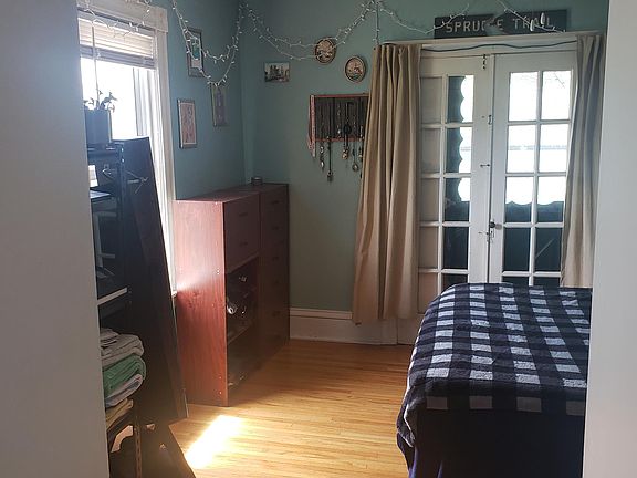 2nd image of 653 Erie St SE #1