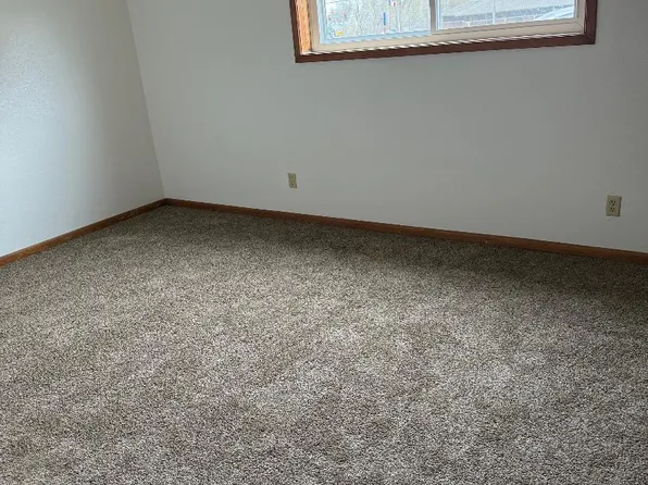 108 Westwood Dr #104, Marshalltown, IA 50158