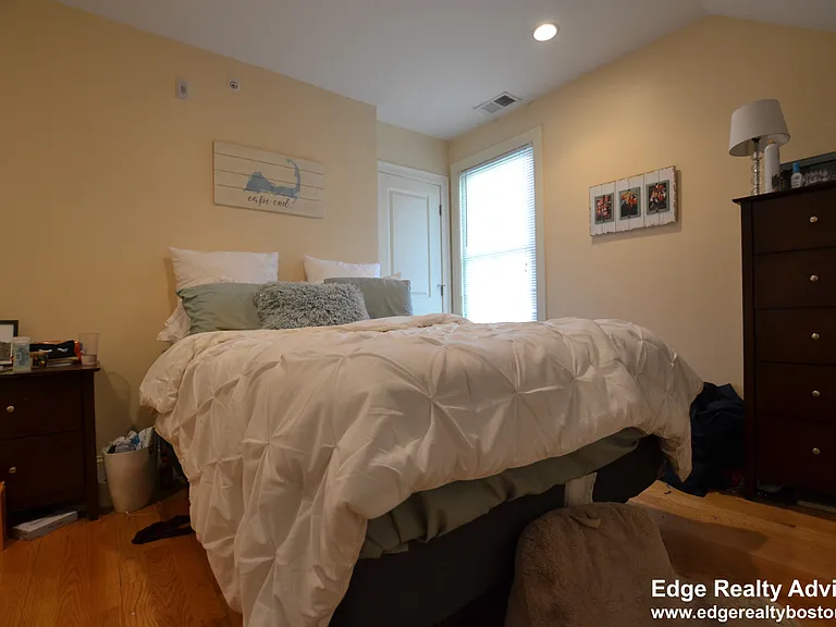 11 Sparhawk St #4A — Photo 7
