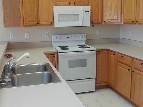 5th image of 85 NW 33rd Pl Unit C
