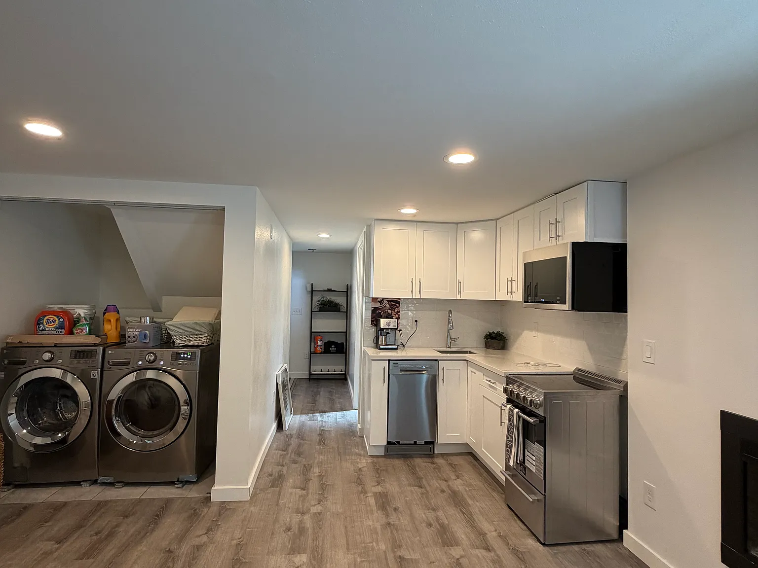 2 bed, 1050 sqft, $2,500 — Photo 2