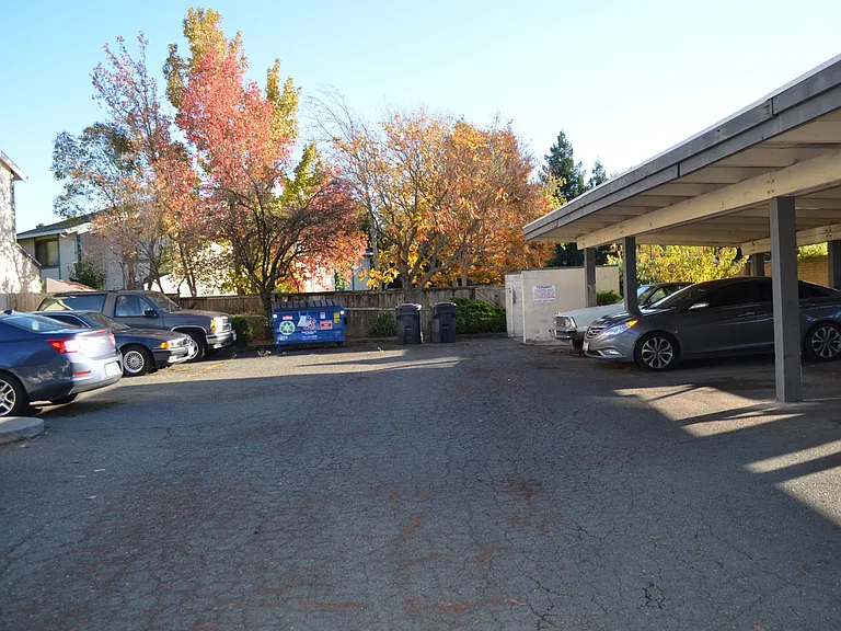 1924 Manor Pl #1 — Photo 2