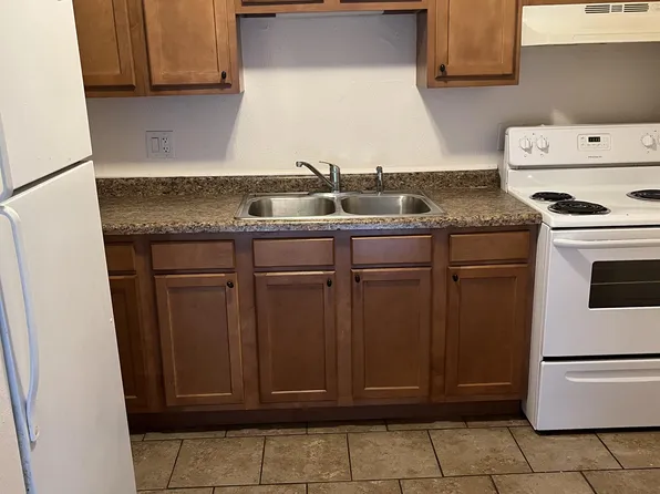 943 N 11th St APT 3, Miamisburg, OH 45342