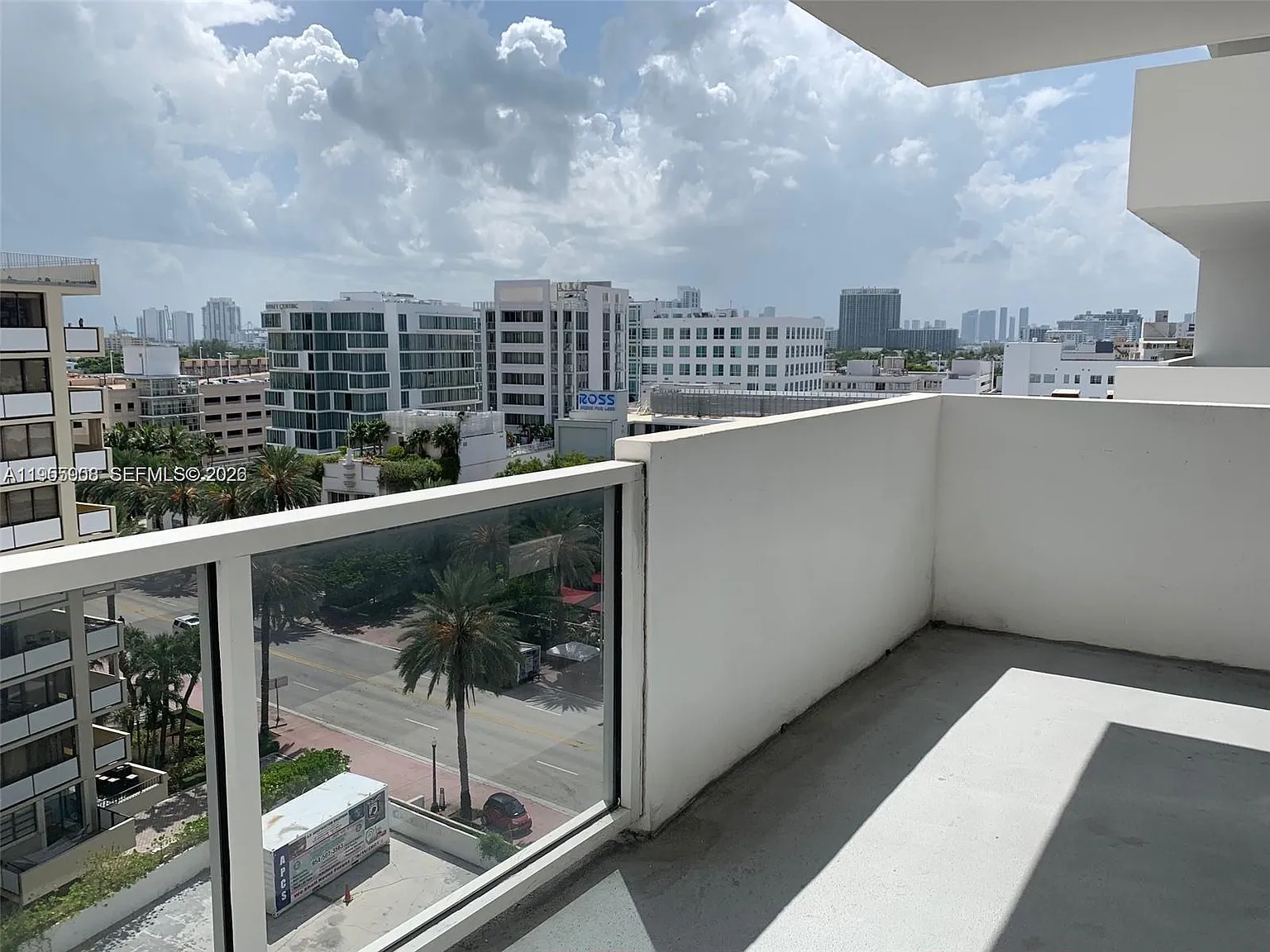 The Decoplage Condo — Photo 1