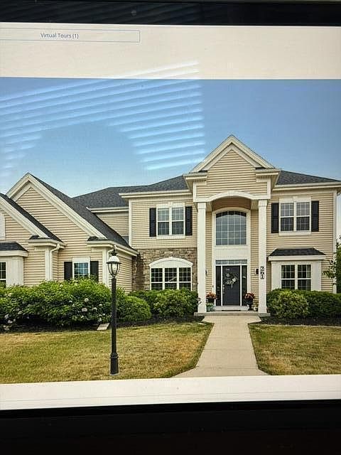1st image of 261 Ridgeway PATH