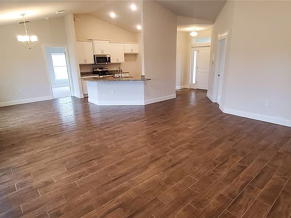 4th image of 2214 NE 23rd Place Cpe