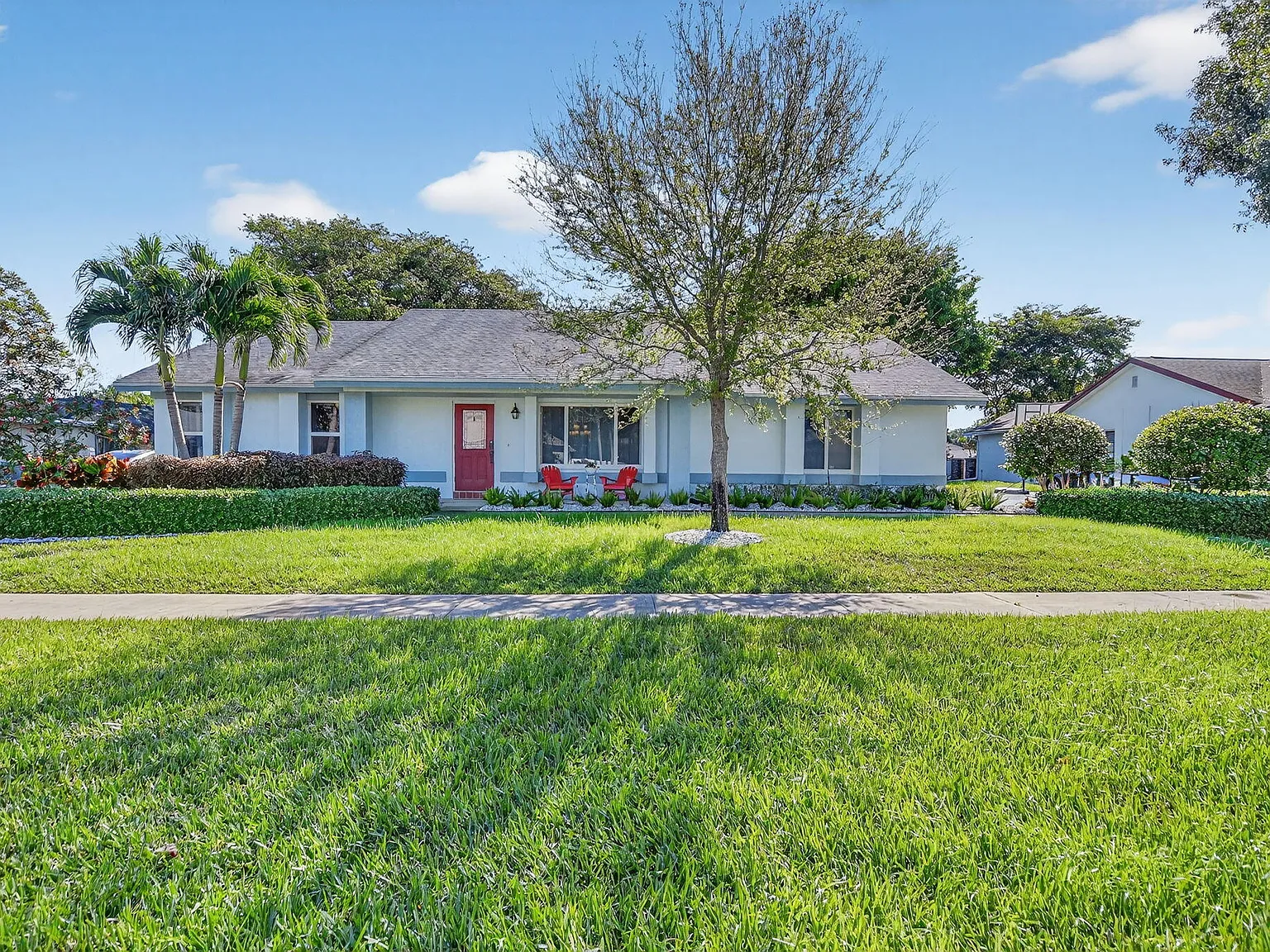 4 bed, 2.0 bath, 1853 sqft, $6,500 — Photo 2
