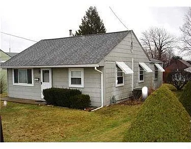 837 Meadow Ave photo 1