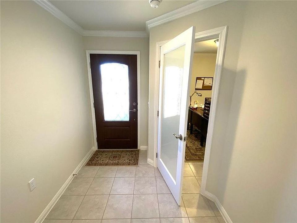 1st image of 508 Hereford Ln