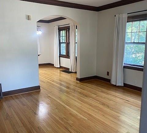 2nd image of 510 S 55th St
