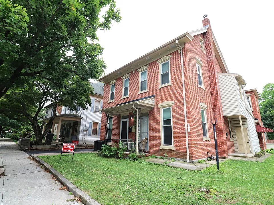 322 W Main St #3