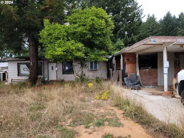 96949 Hampton Rd, Brookings, OR 97415