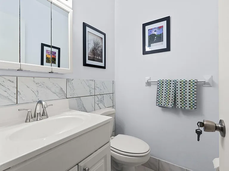 2100 NE 38th St #243 — Photo 17