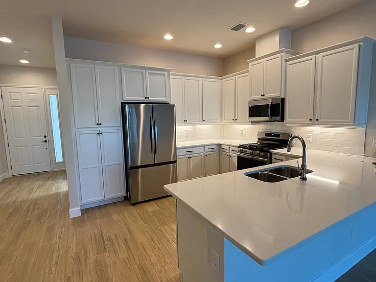 3040 Avalonia Dr — Photo 10