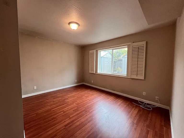 89 Lakeview Dr — Photo 4