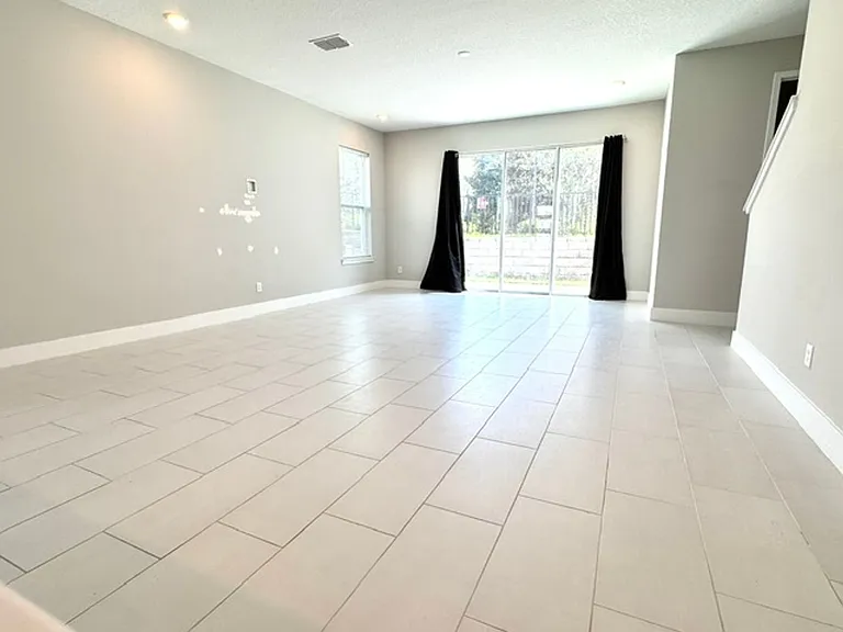 7825 Spectrum Dr — Photo 4