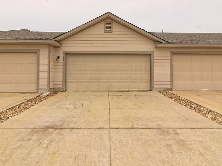 315 N Heatherwilde Blvd — Photo 30