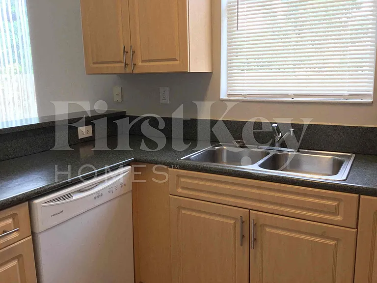 10773 SW 245th St — Photo 8