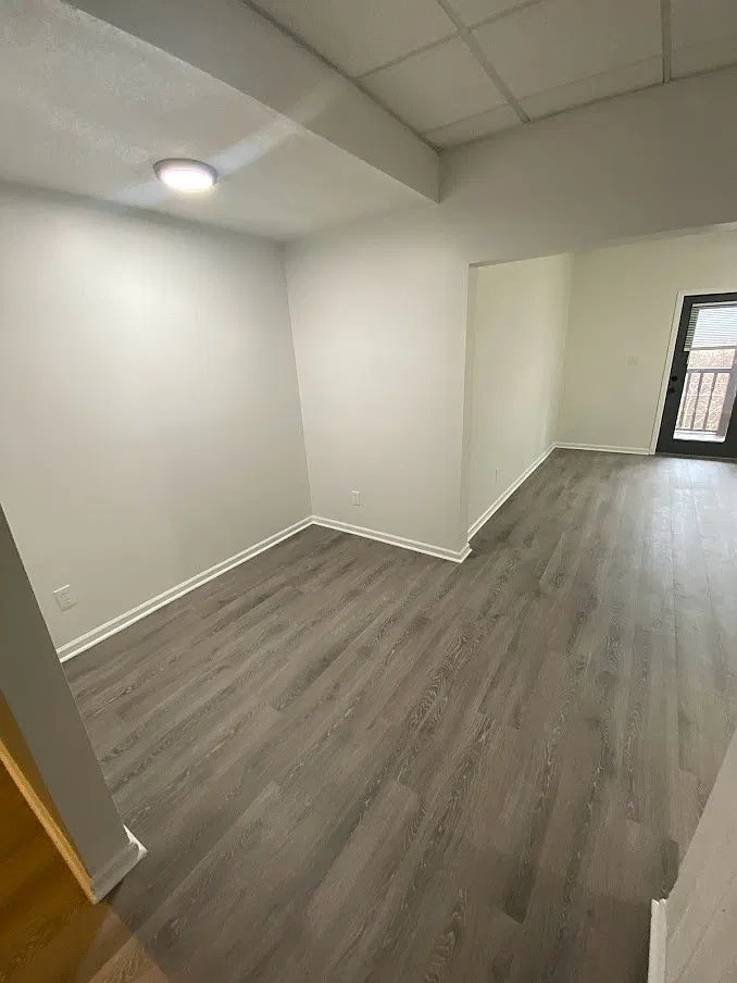 College Heights - 300 — Photo 3