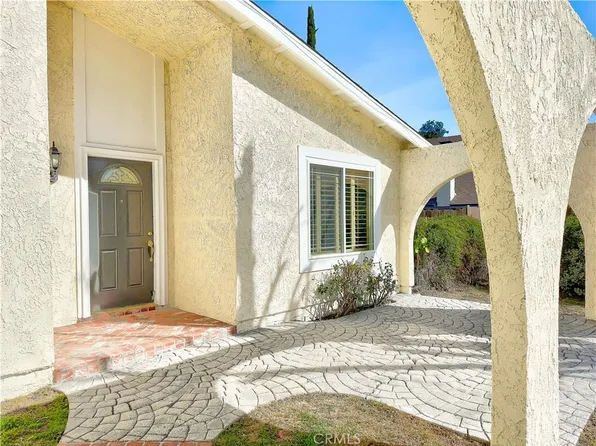 30745 Lakefront Dr, Agoura Hills, CA 91301