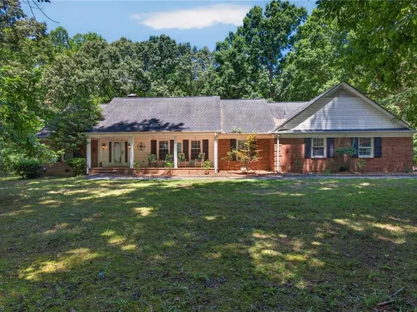 6726 Branson Mill Rd, Pleasant Garden, NC 27313